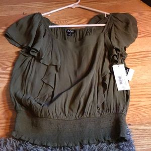 Off the shoulder tight tube top.